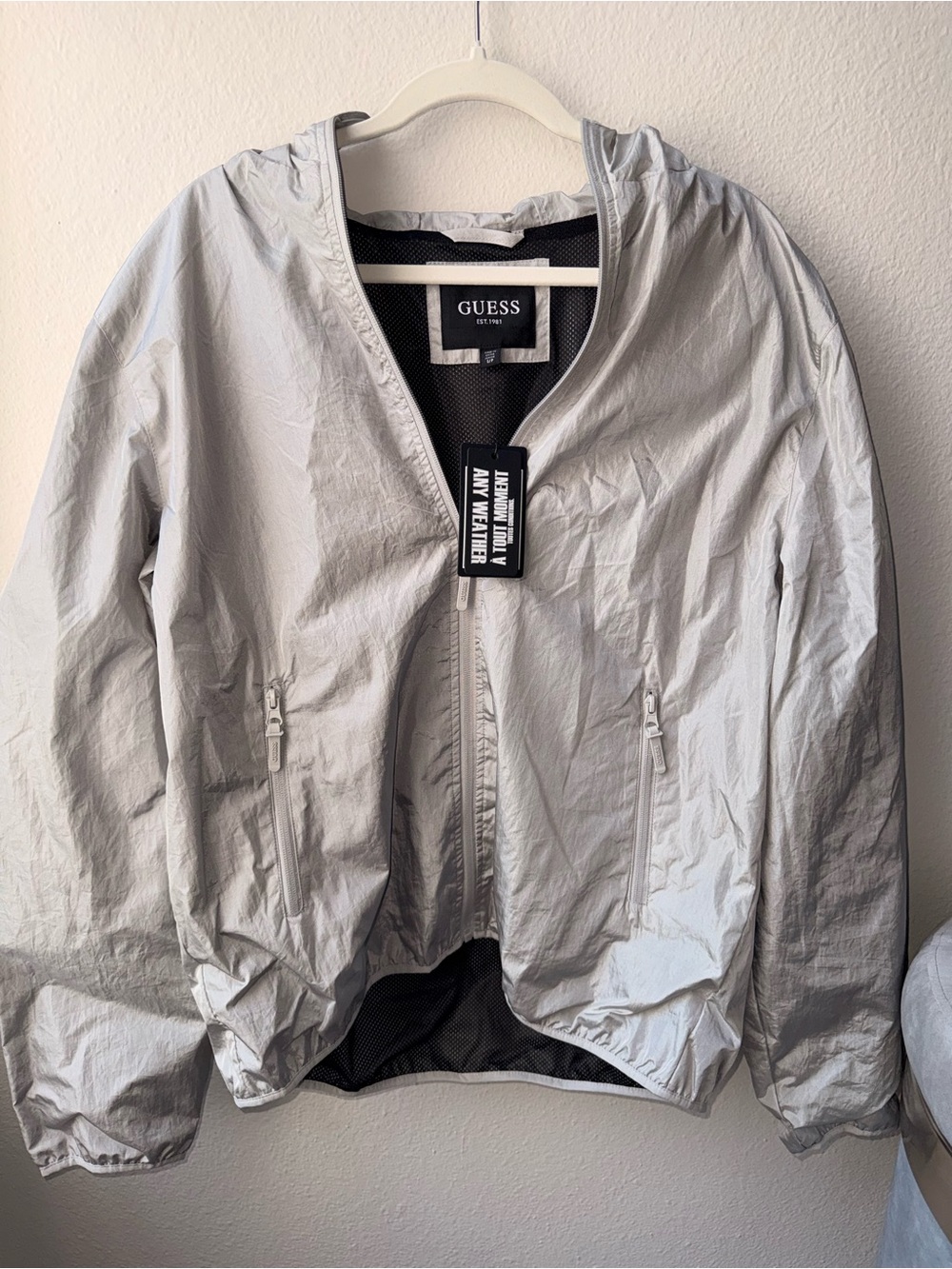 GUESS Reflective Silver Windbreaker Jacket Men’s Small NWT Techwear